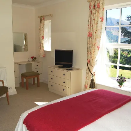 3 Ladstock Hall *